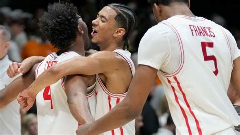 College Basketball betting splits: Public Betting & Money Percentages.